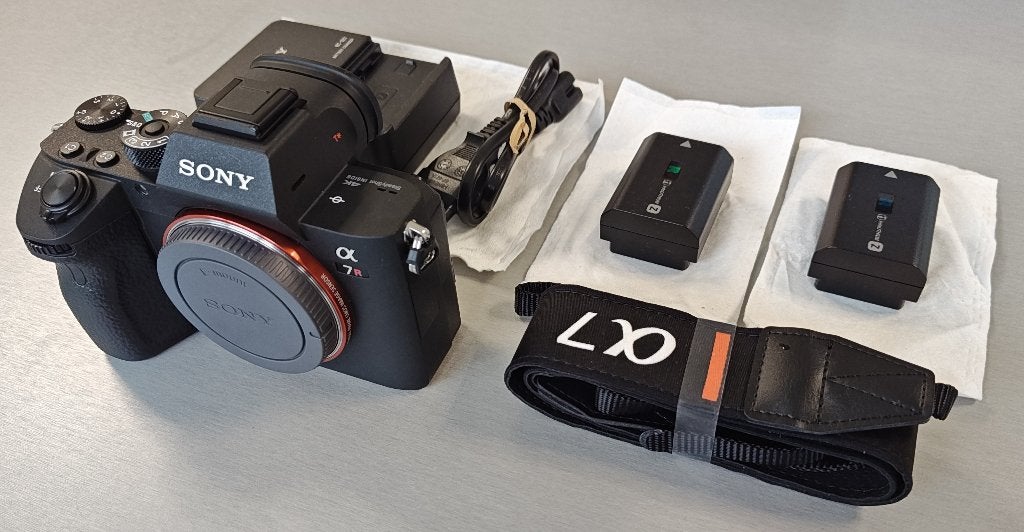 Sony A7R III A Nieuwstaat (113 clicks), Audio, Tv en Foto, Accu, Zo goed als nieuw, Sony, 42 megapixels