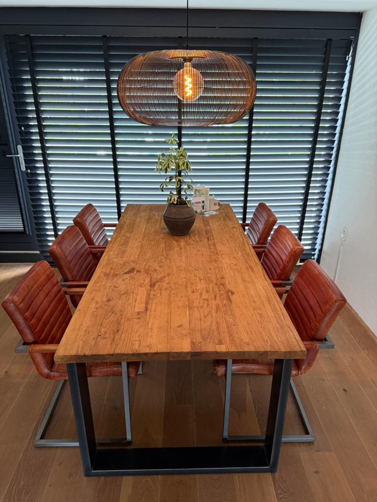 Robuuste eettafel met 6 stoelen - massief hout en metaal, Huis en Inrichting, Tafels | Eettafels, Zo goed als nieuw, 50 tot 100 cm