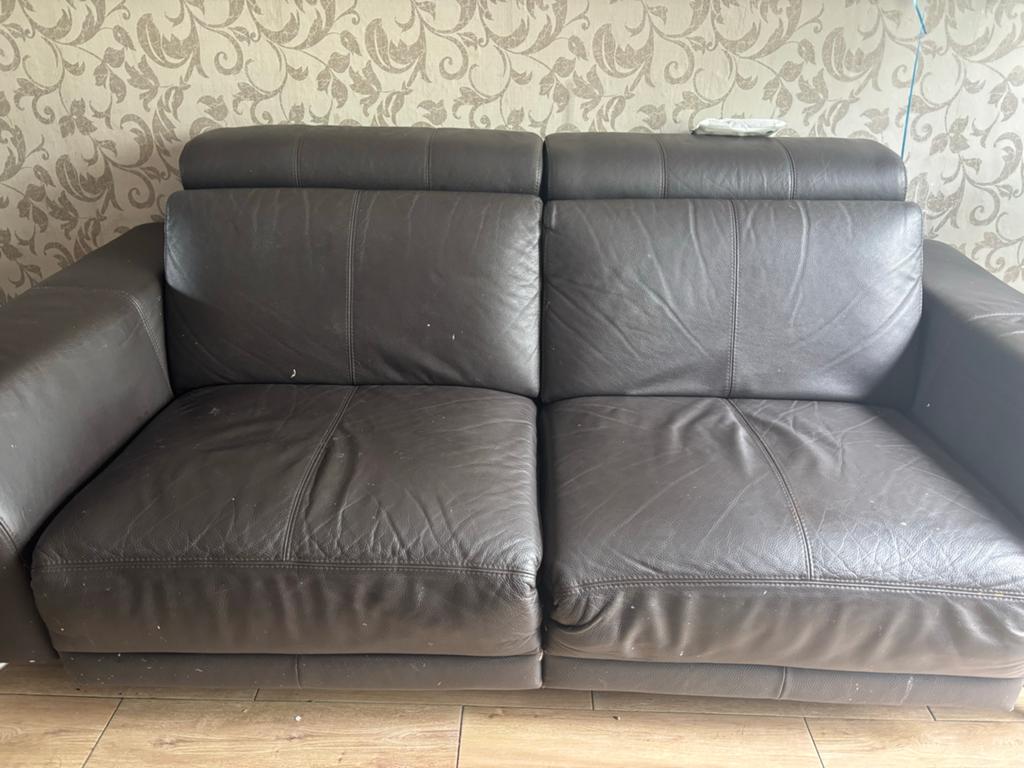 Comfortabele tweepersoonsbank van leer, Ophalen, 150 tot 200 cm, Tweepersoons, Zo goed als nieuw