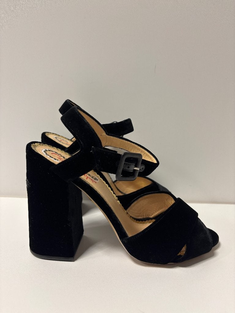 CHARLOTTE OLYMPIA Zwart velours hakken Maat 40, Kleding | Dames, Schoenen, Zwart, Ophalen of Verzenden, Zo goed als nieuw, Pumps