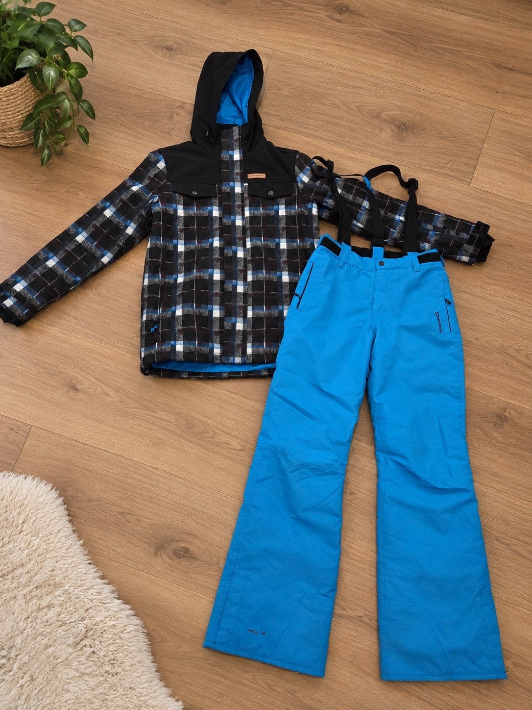 Ski-jas en skibroek set - Geruit en Blauw maat 164, Onbekend, Ophalen of Verzenden, Zo goed als nieuw, Pak