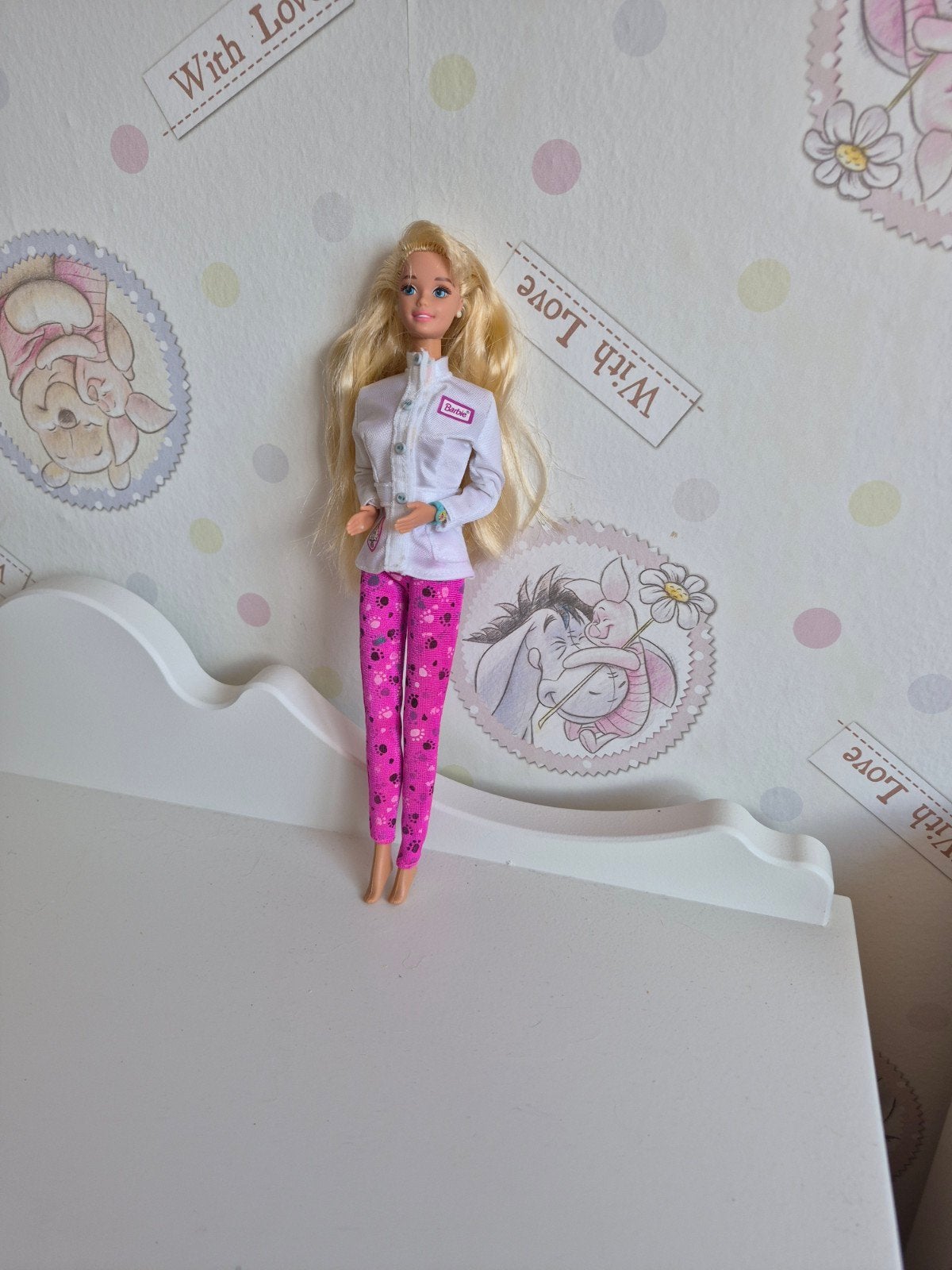 Vintage Dierenarts Barbie Mattel - Compleet met outfit, Ophalen of Verzenden, Gebruikt
