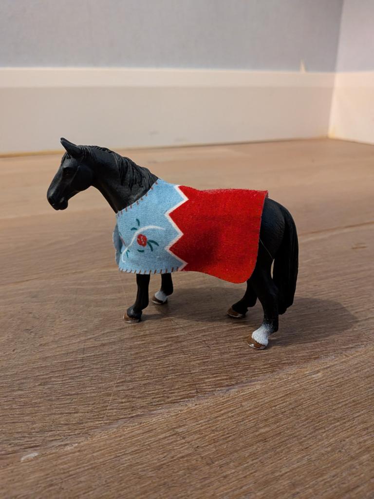 Schleich paard met handgemaakte deken, Ophalen of Verzenden, Zo goed als nieuw