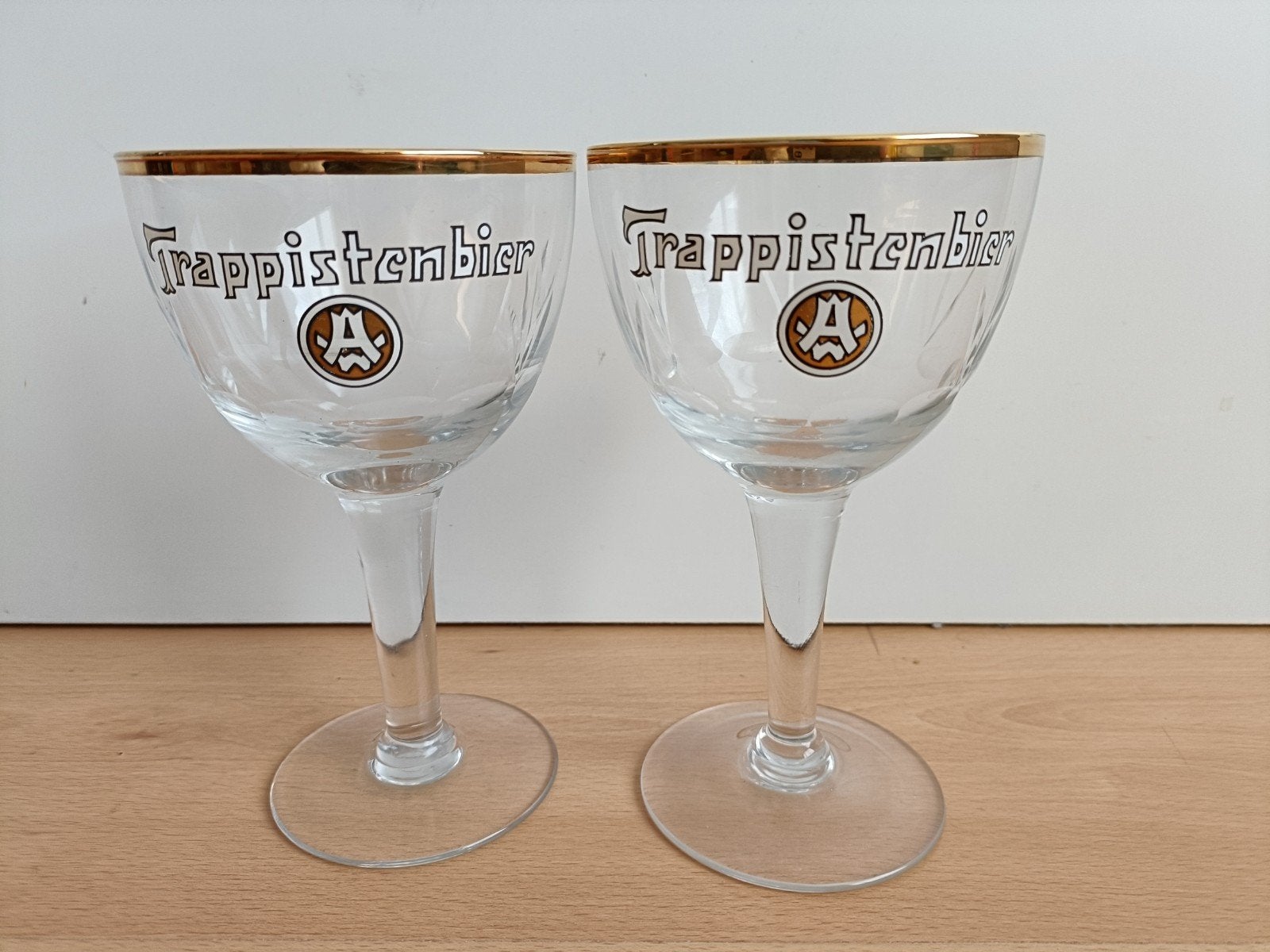 2 speciale Westmalle glazen met gouden rand, Ophalen of Verzenden, Zo goed als nieuw, Glas of Glazen, Overige merken