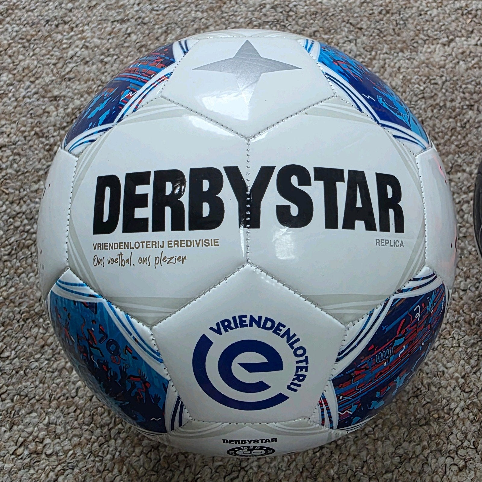 Derbystar Eredivisie 2026, Sport en Fitness, Ophalen of Verzenden, Zo goed als nieuw