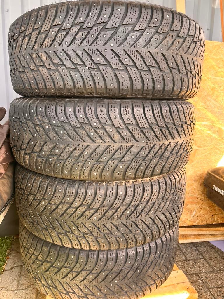 Nokian 265/60 R18 Hakkapaliita Spike banden, Auto-onderdelen, Ophalen, 18 inch, Gebruikt, 265 mm