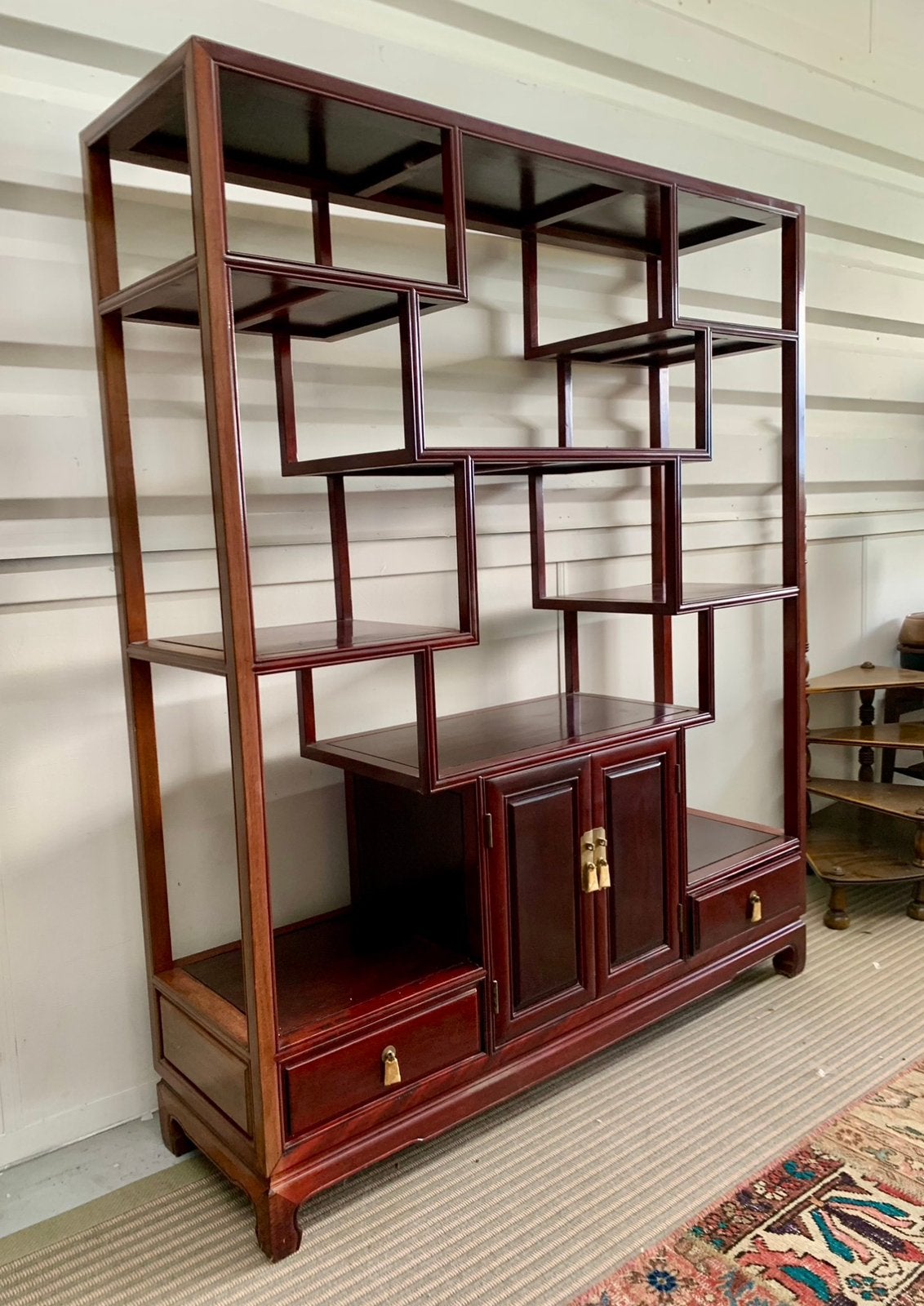 Chinese Rosewood vintage step curio cabinet, Huis en Inrichting, Ophalen, Met lade(s), Zo goed als nieuw, Minder dan 150 cm