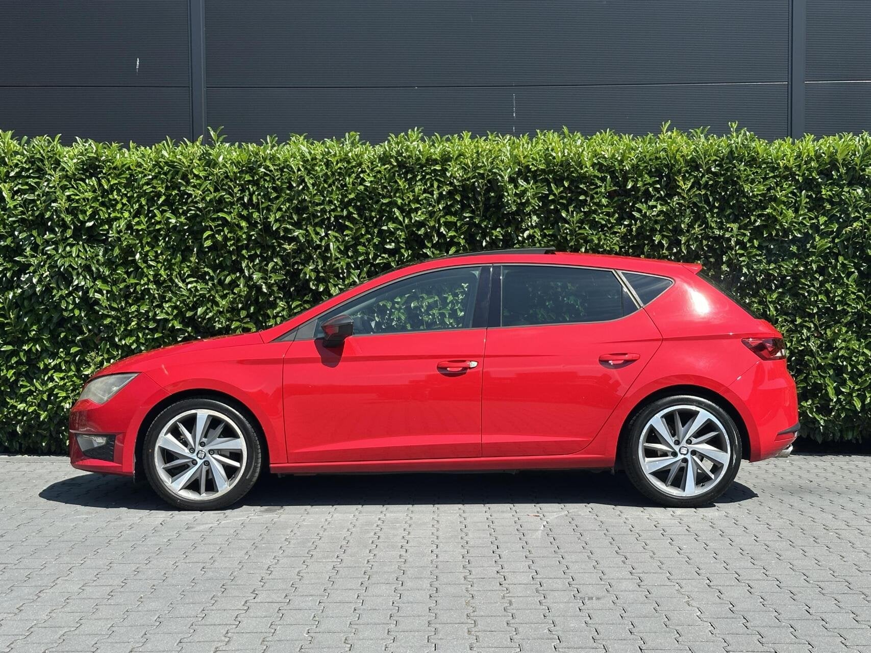 Seat Leon 1.4 TSI FR NIEUW MODEL, LEDER, PANORAMADAK, NAVI,, Auto's, Seat, Voorwielaandrijving, Euro 5, Gebruikt, Zwart