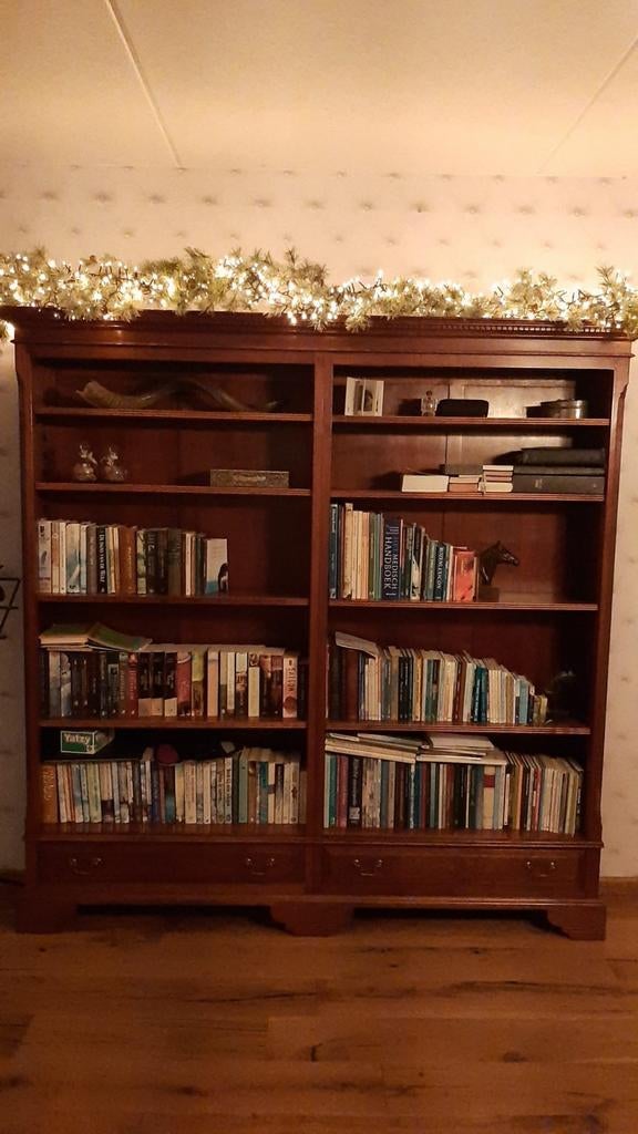 Engels kersen houten boekenkast, Met plank(en), 200 cm of meer, Ophalen of Verzenden, Zo goed als nieuw