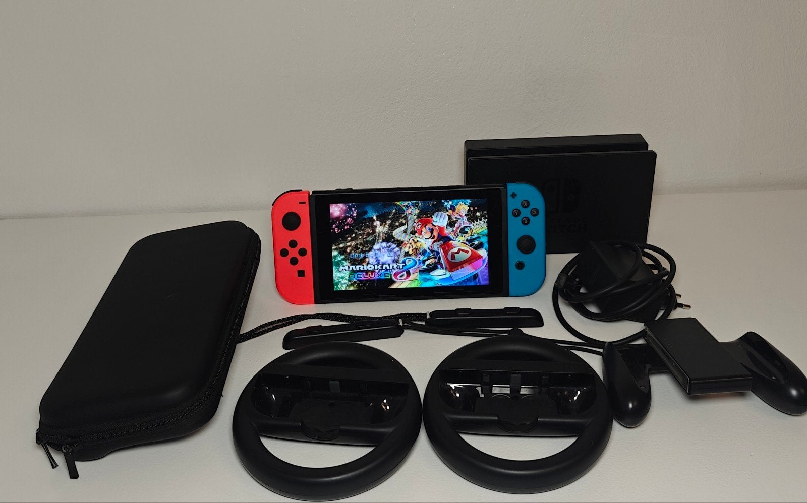 Nintendo Switch Versie 2 inclusief Mario Kart!, Spelcomputers en Games, Games | Nintendo Switch, 1 speler, Racen en Vliegen, Ophalen of Verzenden