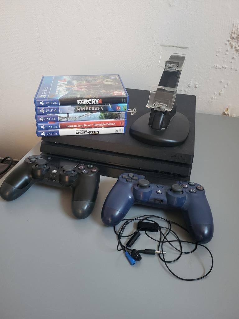 PlayStation 4 Pro Compleet Pakket - 2 Controllers, 5 Games, Spelcomputers en Games, Spelcomputers | Sony PlayStation 4, Ophalen