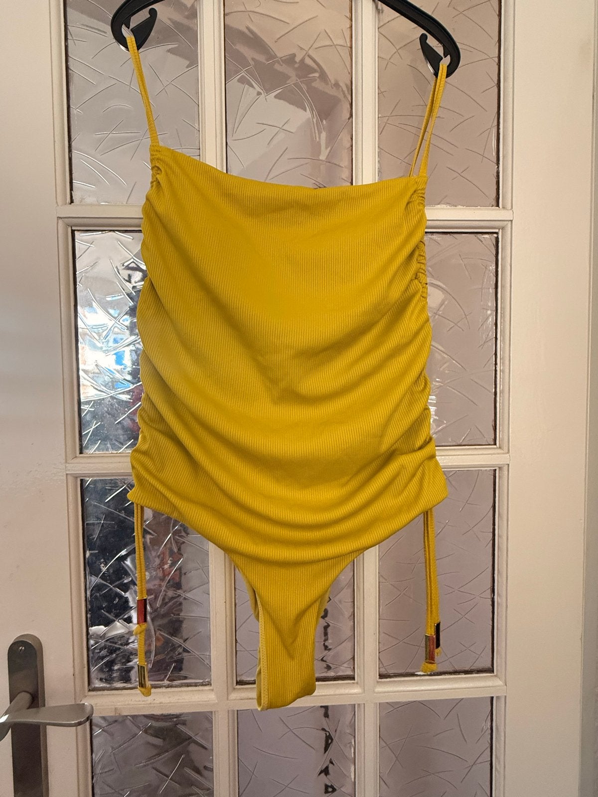 Rebecca Mir Hunkemöller zwempak /  badpak maat 44 ZGAN, Kleding | Dames, Ophalen of Verzenden, Zo goed als nieuw, Geel, Badpak
