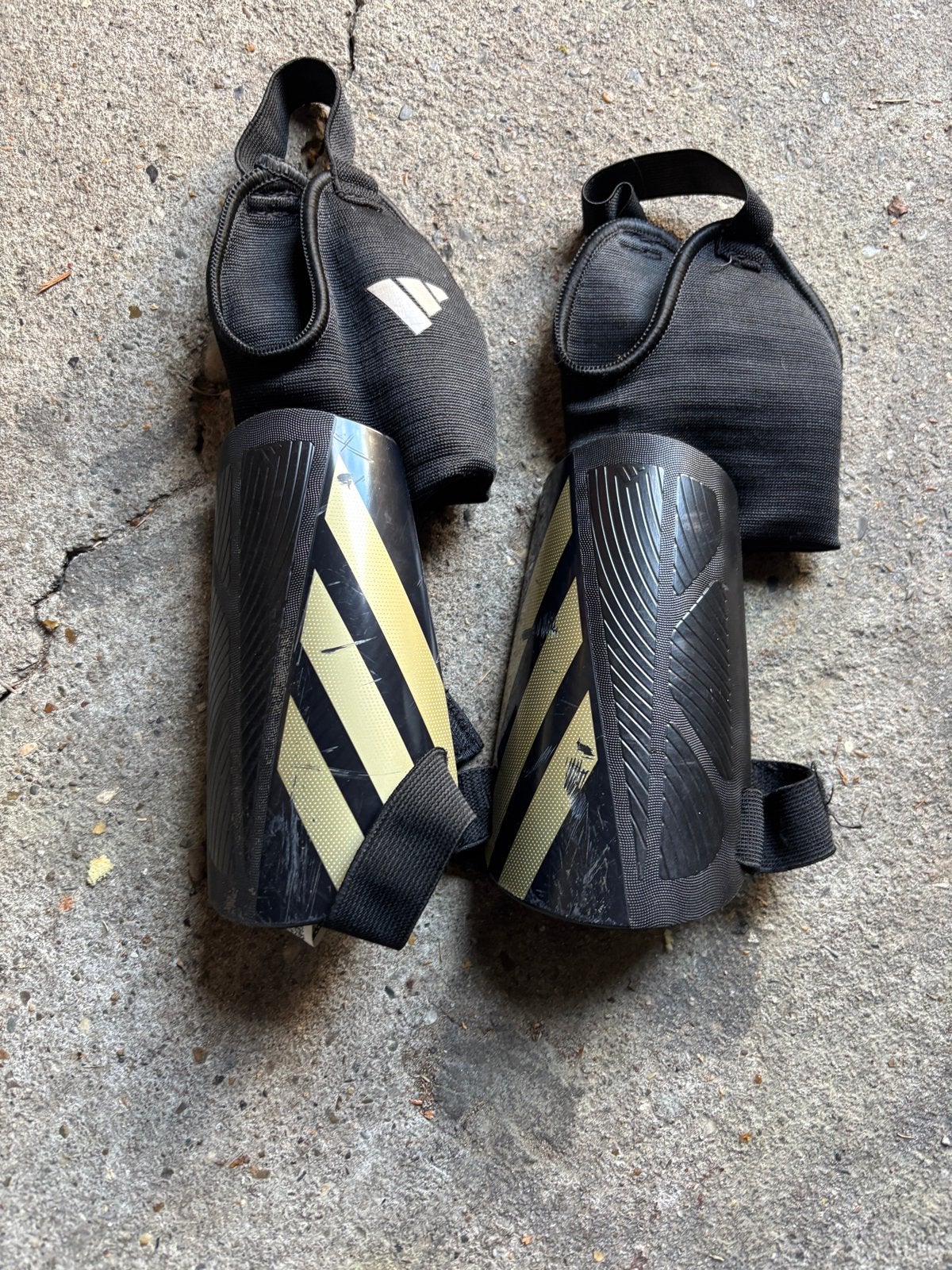 Adidas scheenbeschermers met sokken, Ophalen of Verzenden, Gebruikt, Clubaccessoires