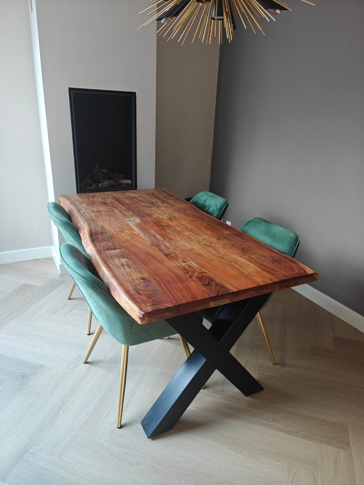 Boomstam eettafel 180x91 cm met X-poten