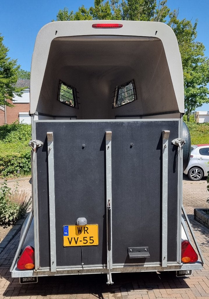 Paardentrailer 1,5 Hotra, Dieren en Toebehoren, Paarden en Pony's | Trailers en Aanhangwagens, Ophalen, Gebruikt, Hout, 1½-paards trailer