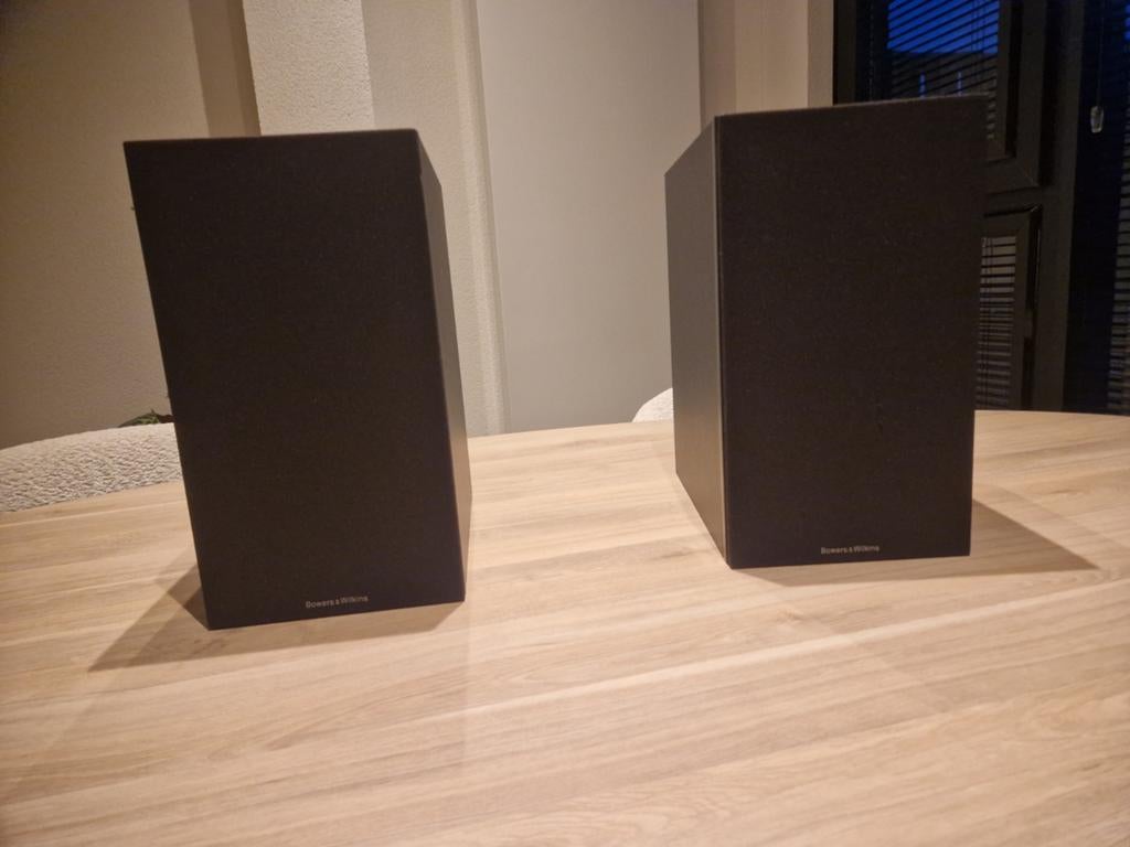 Bowers & Wilkins 606 speakers - Zo goed als nieuw