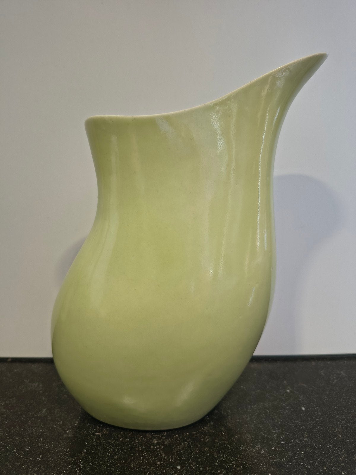 Dorthe Hybel keramische kan – Designklassieker in pasteelgee, Ophalen of Verzenden