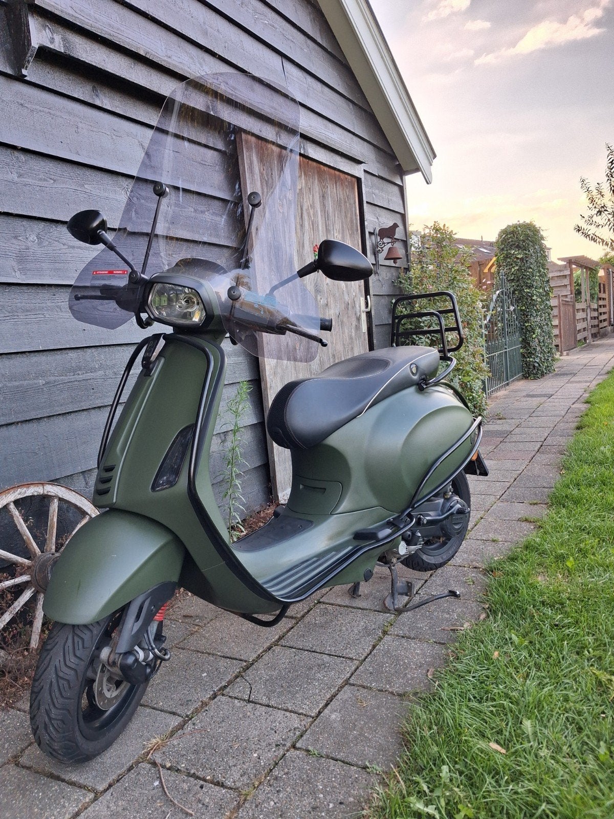 Vespa Sprint full options., Overige modellen, Ophalen of Verzenden, Zo goed als nieuw, Benzine