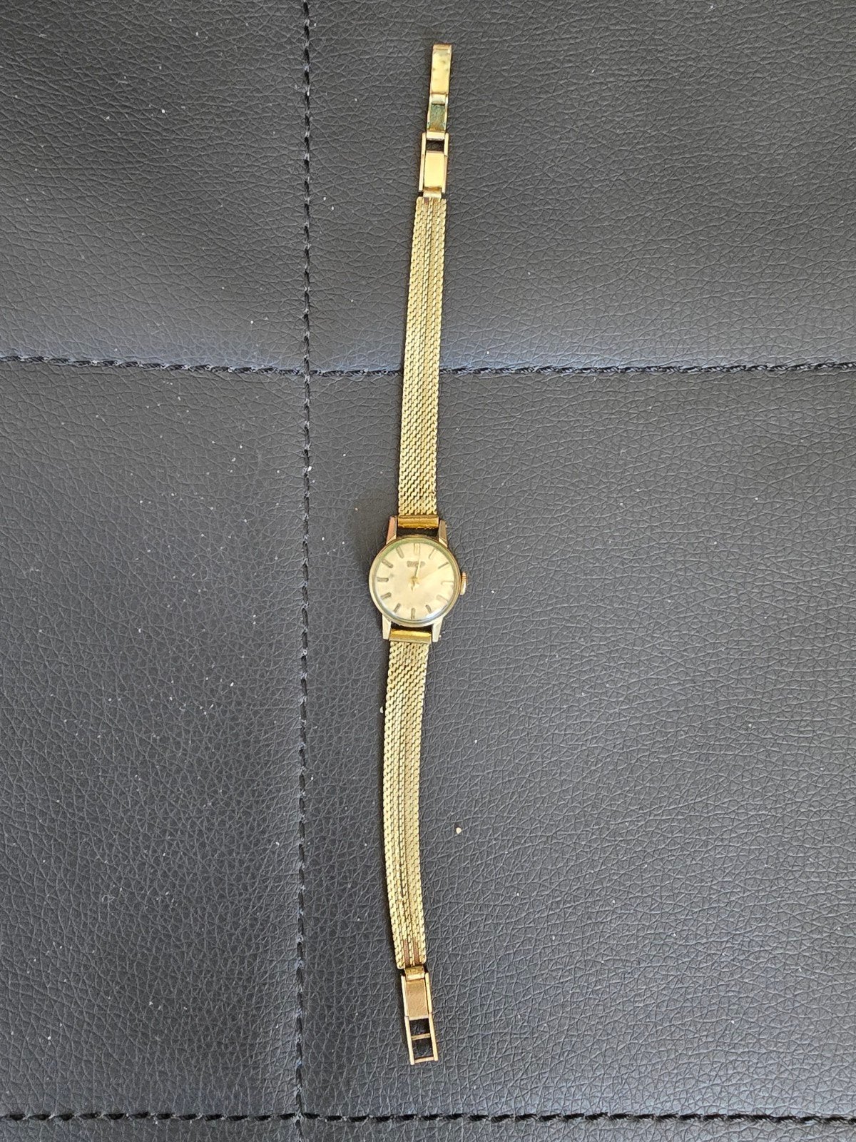 Antieke dames horloge merk tissot, Sieraden, Tassen en Uiterlijk, Horloges | Antiek, Ophalen of Verzenden, Staal, Tissot, 1960 of later