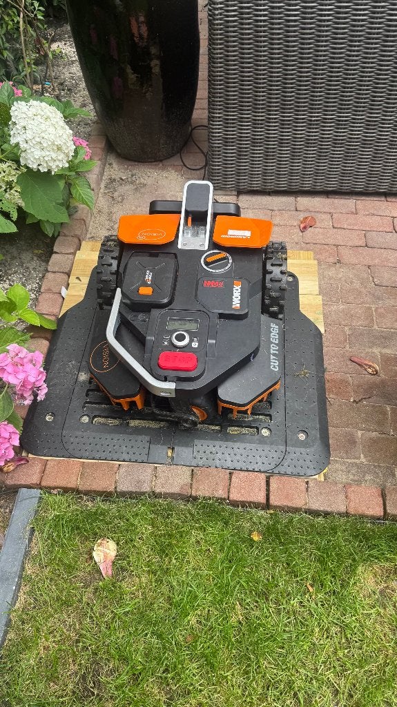 WORX Vision M600 WR206E met WA0825 Garage, Ophalen, Gebruikt, Bestuurbaar via app, Worx