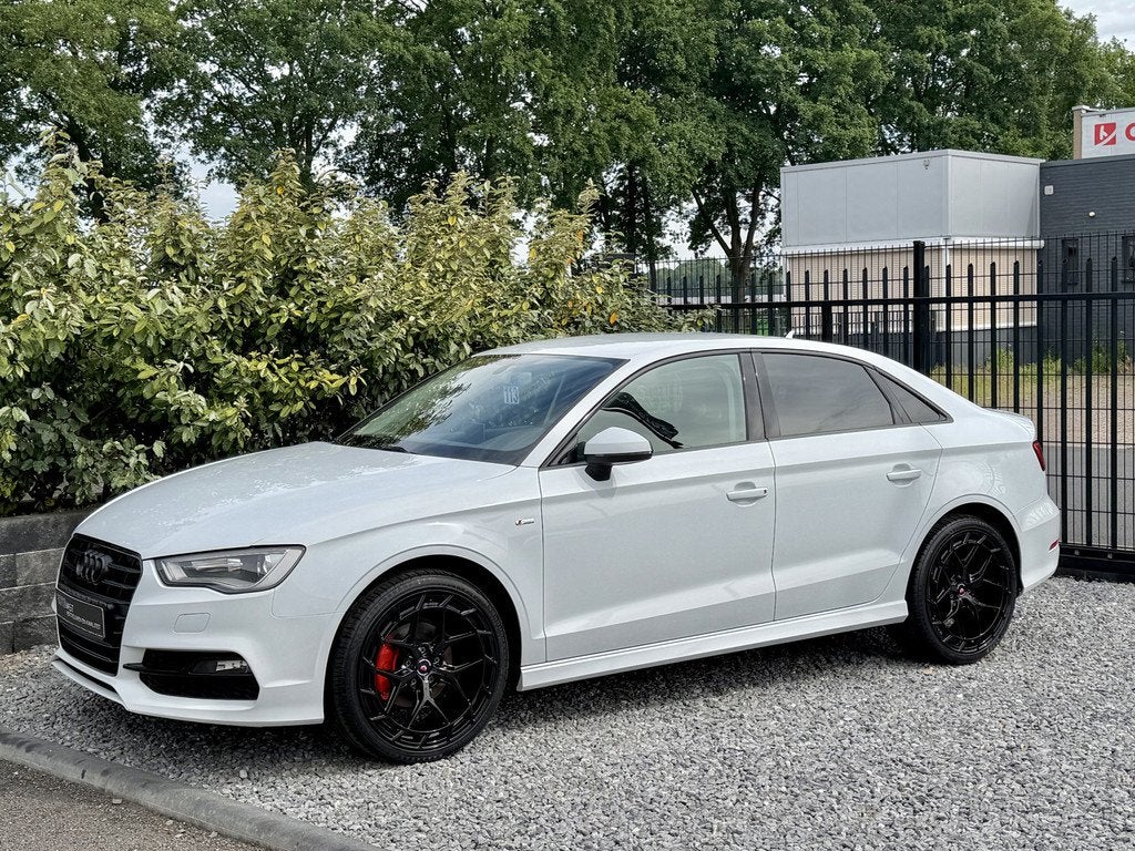 Audi A3 Limousine 1.4 TFSI S-Line Navi|Leer|Xenon|PDC|Cruis, Auto's, Audi, Voorwielaandrijving, Gebruikt, 4 cilinders, 1210 kg
