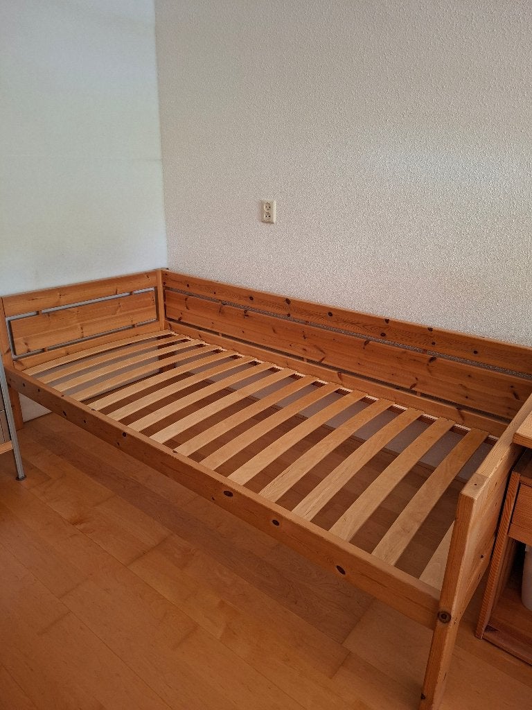 Lifetime grenen bed voor matras van 90*200, Ophalen, 85 tot 100 cm, Gebruikt, Lattenbodem