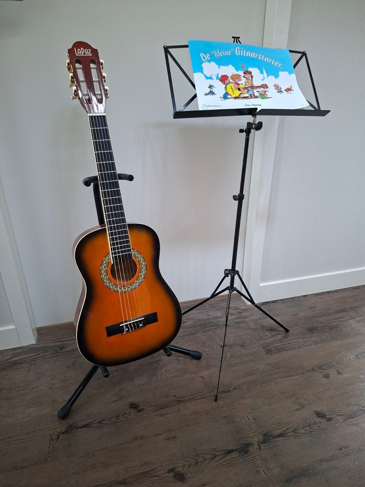 Lapaz Klassieke Gitaar met Standaard en Boek, Ophalen, Zo goed als nieuw, Klassieke of Spaanse gitaar