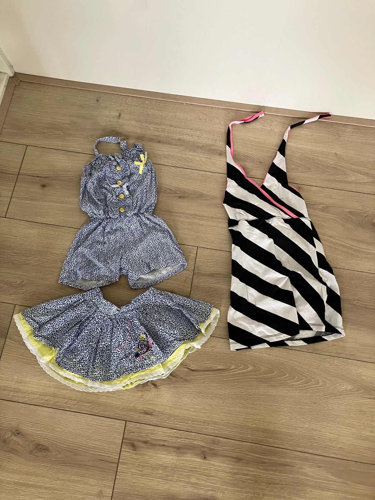 Zomerse set Tom-Du: Playsuit, rokje en gestreepte top, Ophalen, Blauw, Maat 36 (S), Gedragen