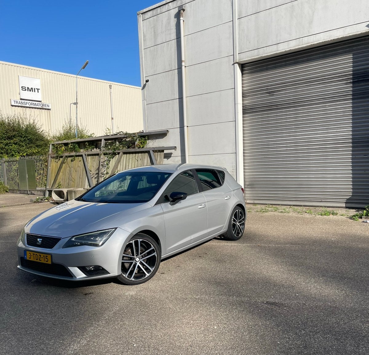 Seat Leon 1.6 TDI 81KW/110PK 2014 Grijs, Auto's, Voorwielaandrijving, 1160 kg, Zwart, 4 cilinders