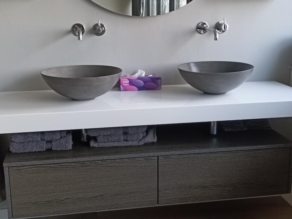 Wastafelblad inclusief 2 opzet wastafel kommen, Ophalen, 150 tot 200 cm, Zo goed als nieuw, Minder dan 100 cm