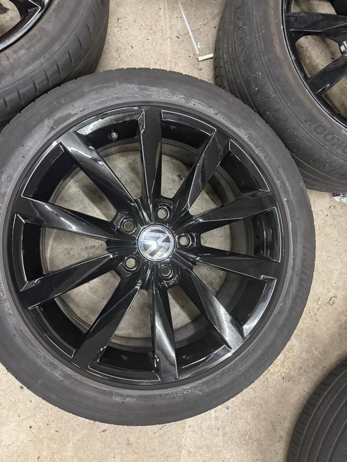 Volkswagen golf dijon zwart 17 inch velgen caddy touran eos, Banden en Velgen, 17 inch, Zomerbanden, 205 mm