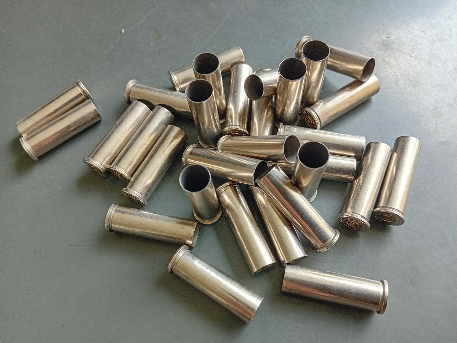 30 LEGE hulzen .357 MAGNUM  nickel plated, Verzamelen, Verzenden, Landmacht, Duitsland, Hulzen of Bodemvondsten