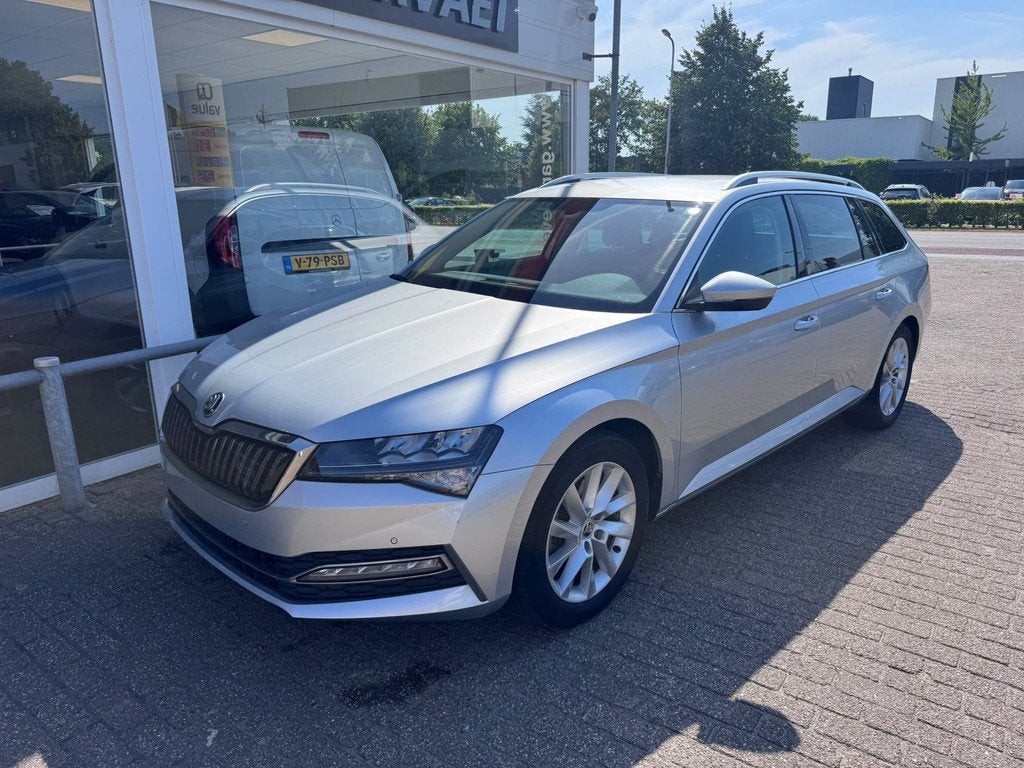 Skoda Superb Combi 1.4 TSI iV Business Edition Plus, Auto's, Skoda, Stof, Gebruikt, Zwart, 4 cilinders
