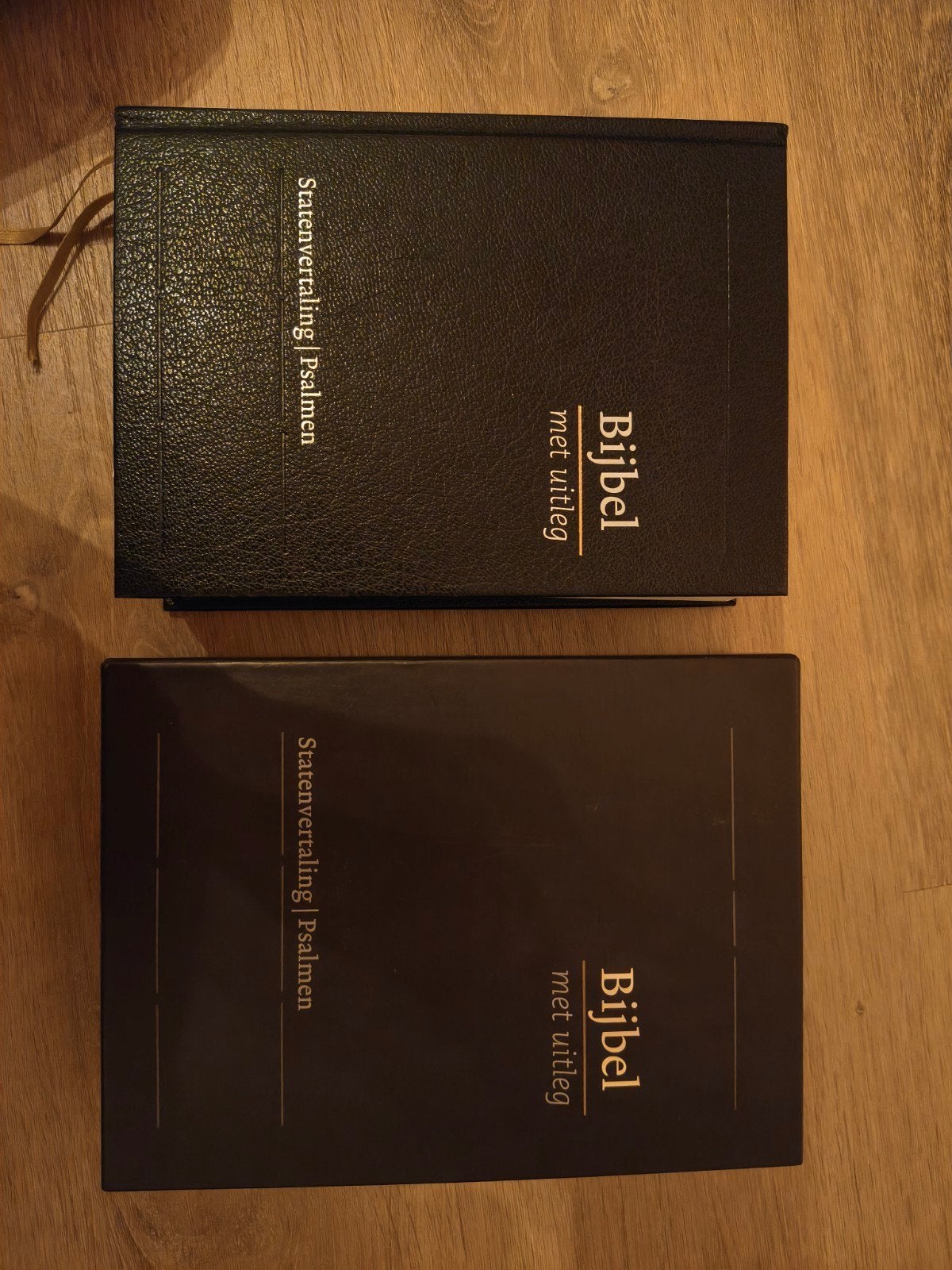 Zwarte Statenvertaling Bijbel met uitleg, Boeken, Ophalen of Verzenden, Zo goed als nieuw