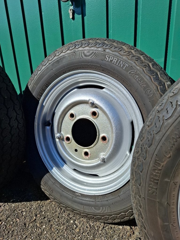 Set velgen met banden voor een MG TD, Ophalen, 15 inch, Zomerbanden, Banden en Velgen