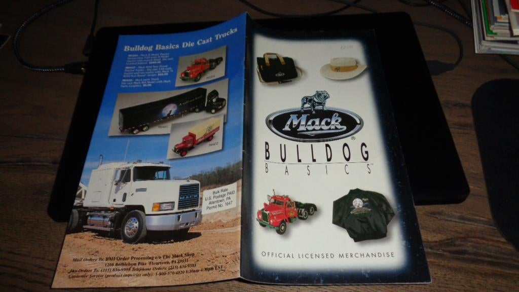 DIKKE  USA Folder  MACK  BULLDOG BASICS, Verzenden, Nieuw, Overige merken