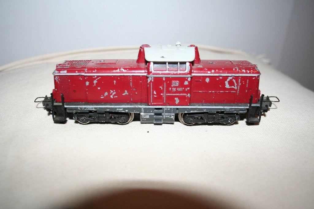 trix express v 100 diesellok, Gebruikt, Trix, Ophalen of Verzenden, Analoog