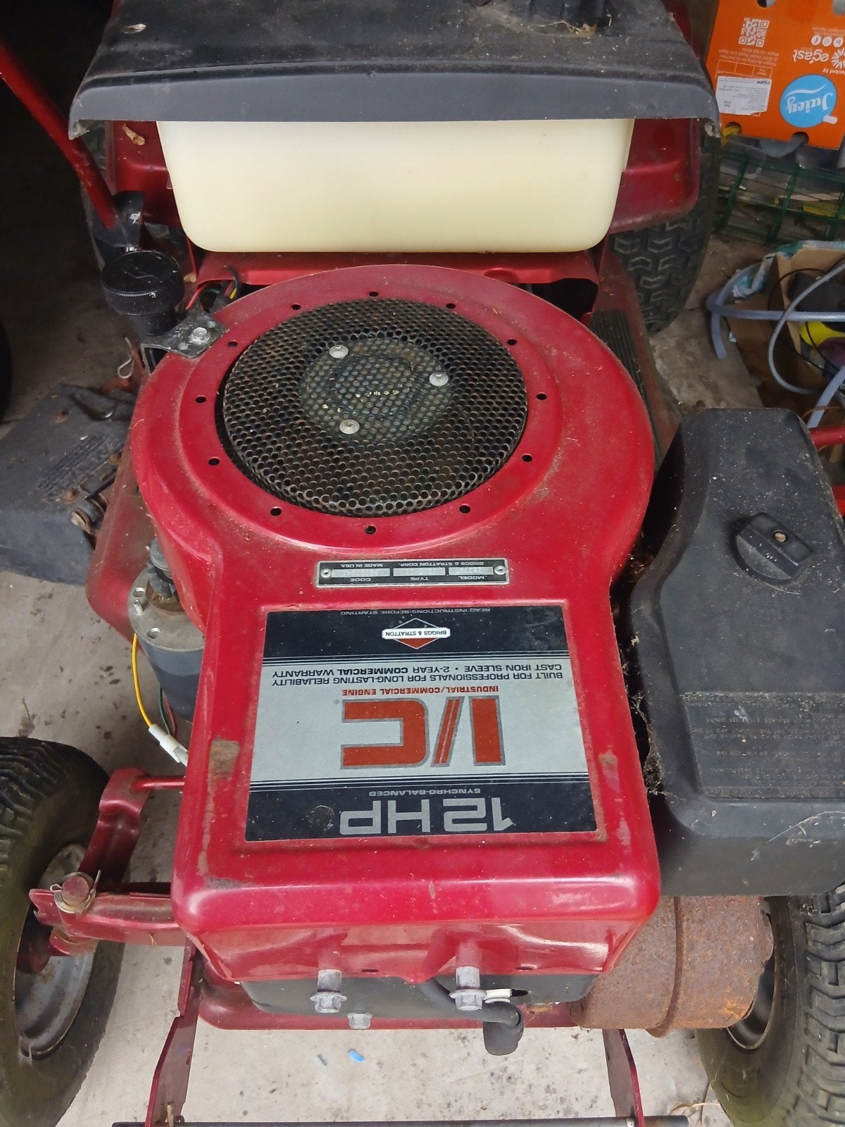Briggs and stratton 12pk motor., Ophalen, Gebruikt, Briggs&stratton
