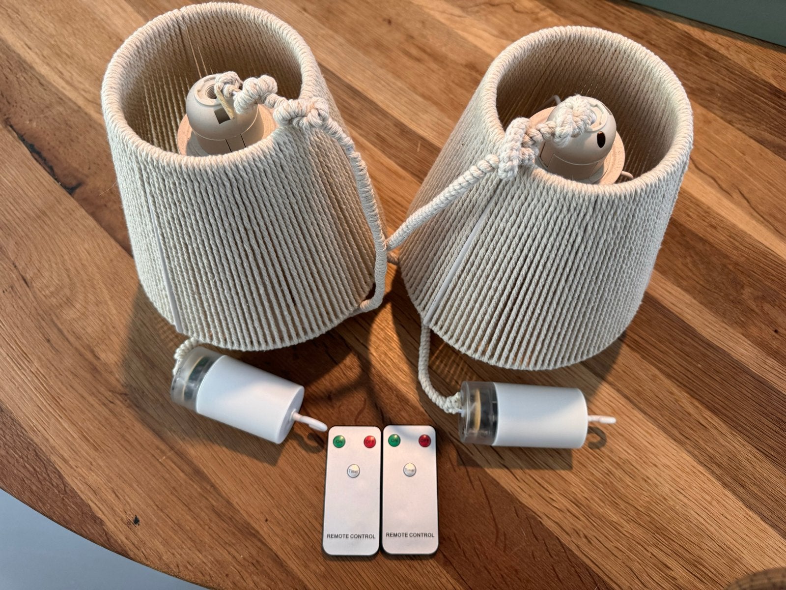 2x Draadloze LED lampen met afstandsbediening, Overige merken, Gebruikt, Met afstandsbediening, Beige