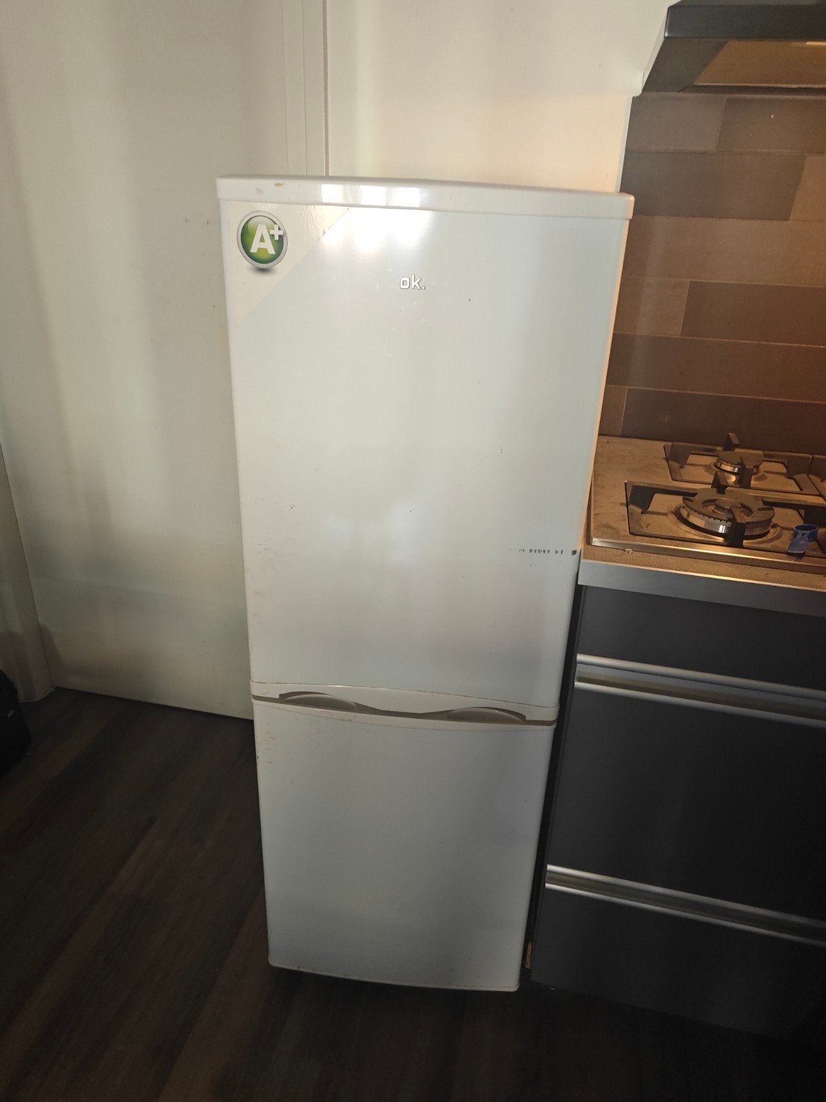 OK. Koelkast met vriesvak - Energieklasse A+, Ophalen, Gebruikt, 100 tot 150 liter, Energieklasse A of zuiniger