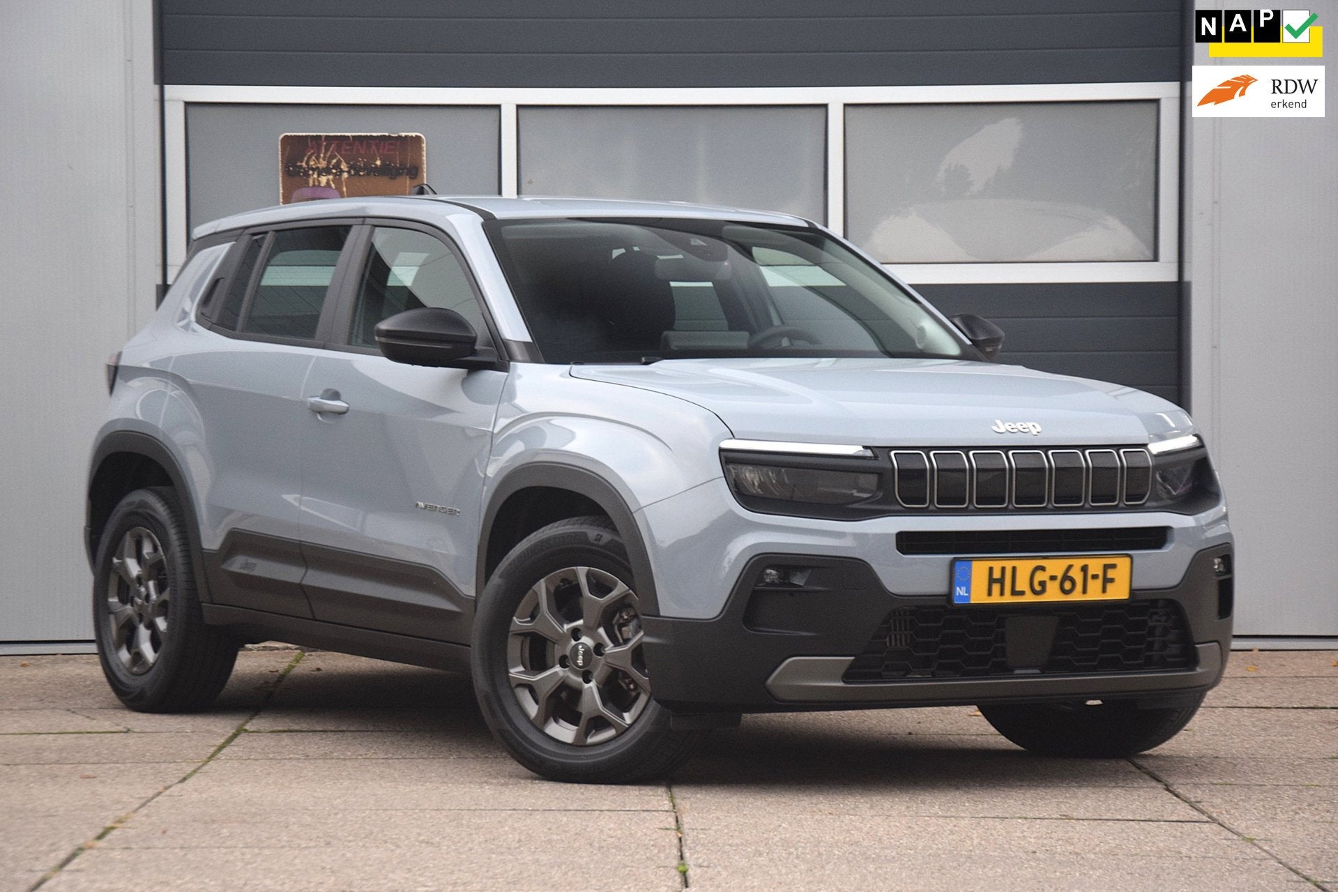 Jeep AVENGER 1.2 e-Hybrid Longitude ADAPTIEVE CRUISE/NAVIGAT, Auto's, Dealer onderhouden, 101 pk, Gebruikt, 1199 cc