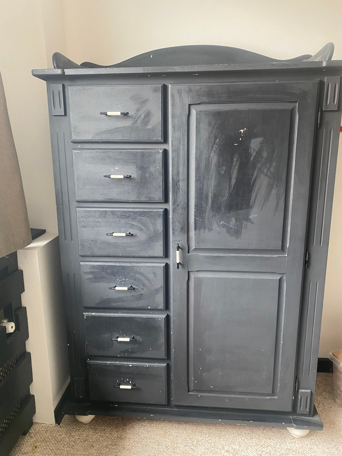 Foto 2 van Meubels houten babykamer – kledingkast + commode + wandrek