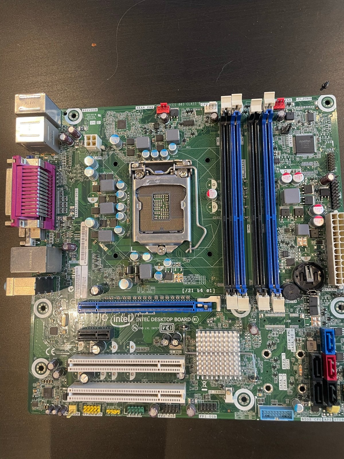Ongetest LGA 1155 Moederbord - Ideaal voor onderdelen, Computers en Software, Moederborden, Ophalen of Verzenden, Niet werkend