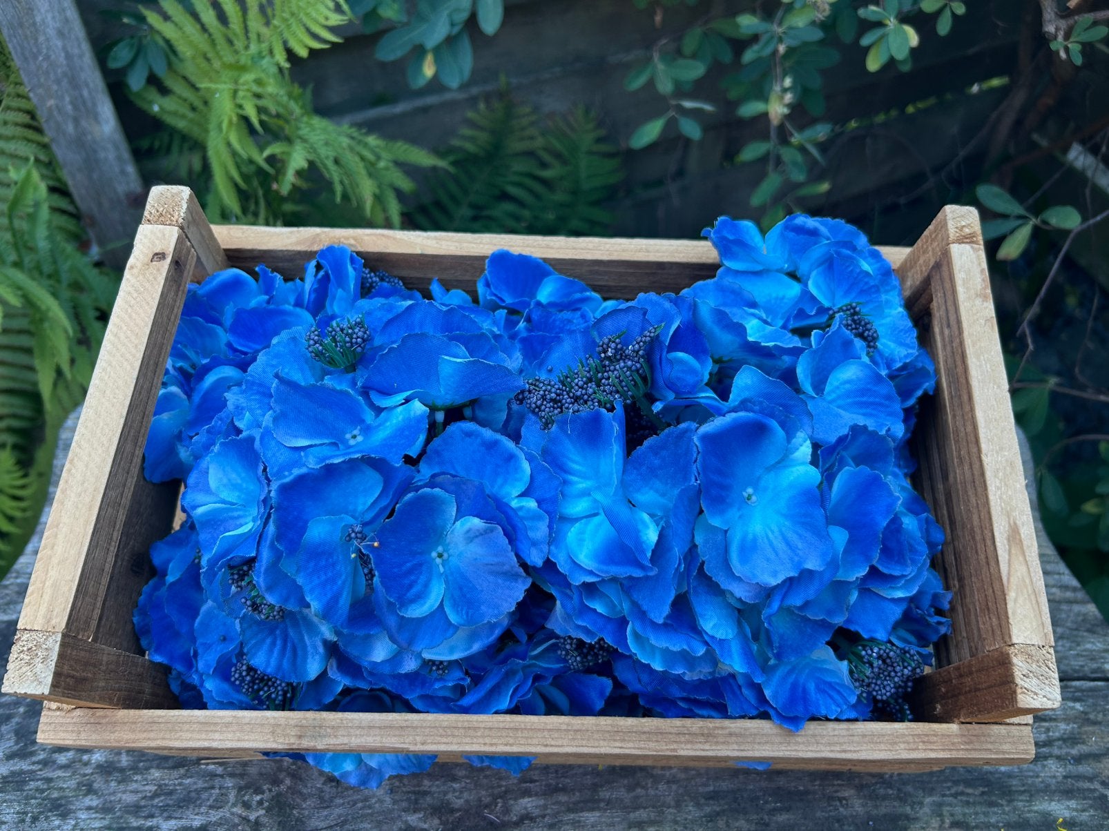 Partij nieuwe kunstbloemen 14 stuks decoratie carnaval, Versiering, 3811JM, Info@rodebeagle.nl, Rode Beagle kunstbloemen