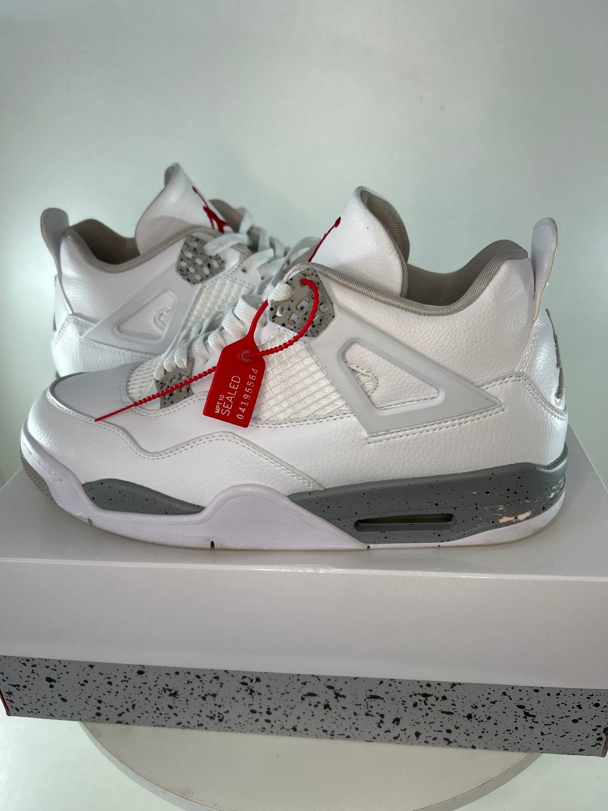 Nike Air Jordan 4 Retro White Cement - Maat 45, Ophalen of Verzenden, Gedragen, Wit, Sneakers of Gympen