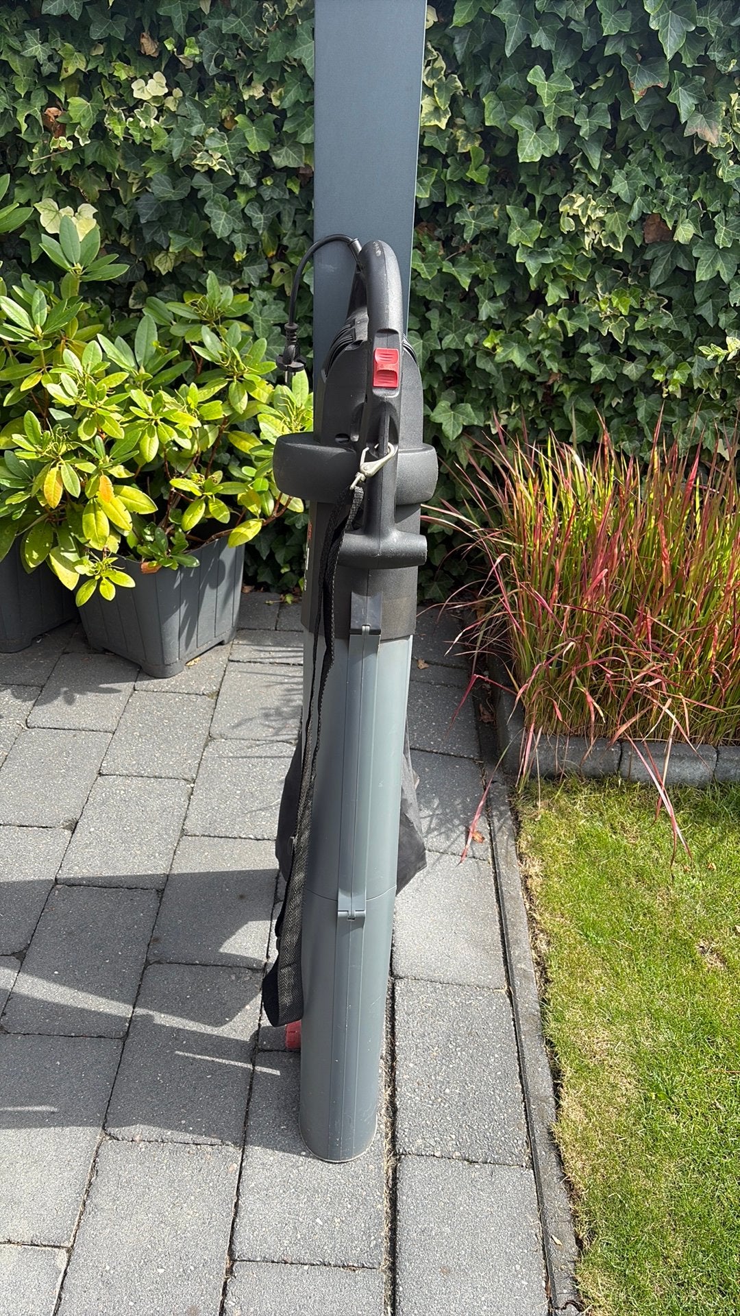 Skil bladblazer electrich zwart/grijs, Ophalen, Gebruikt, Elektrisch, Met opvangzak