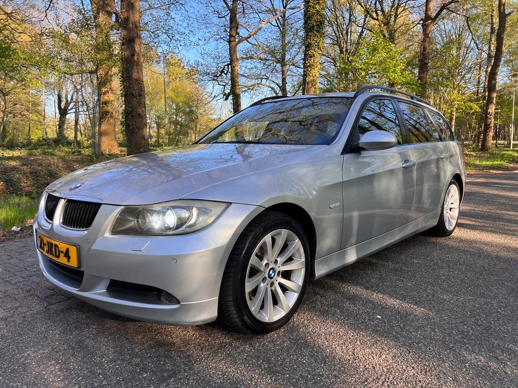 BMW 3-Serie 320d 177pk Touring AUT 2007 Grijs, Auto's, BMW, Automaat, Achterwielaandrijving, Zwart, 4 cilinders