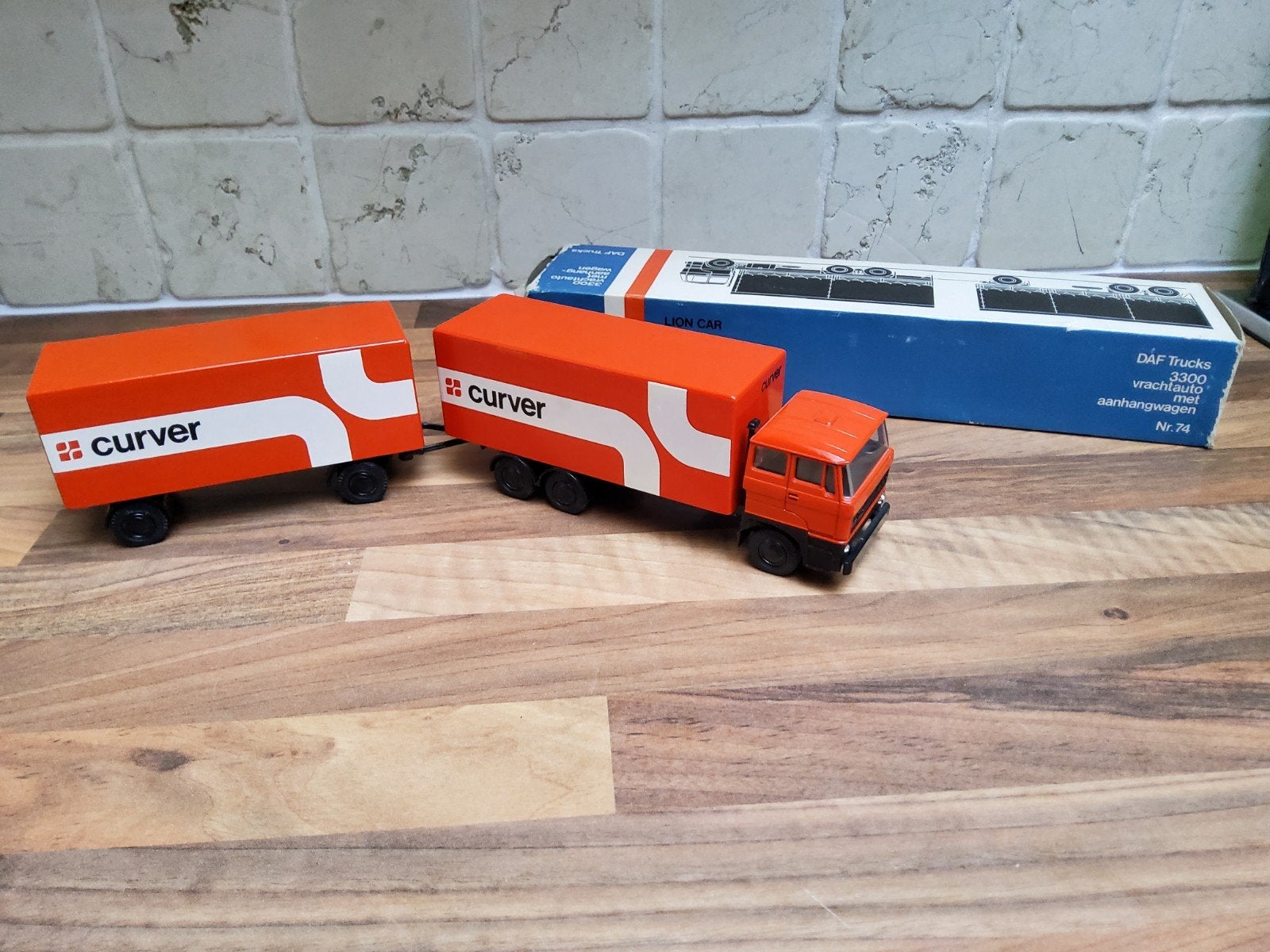 DAF Trucks 3300 vrachtauto met aanhangwagen Curver, Hobby en Vrije tijd, Ophalen of Verzenden, Zo goed als nieuw