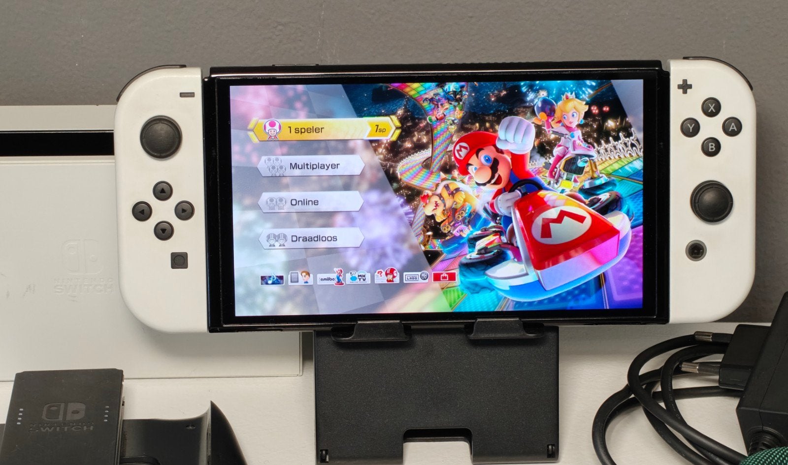 Nintendo Switch OLED met Mario Kart 8 Deluxe, Switch OLED, Gebruikt, Nintendo switch, Ophalen of Verzenden