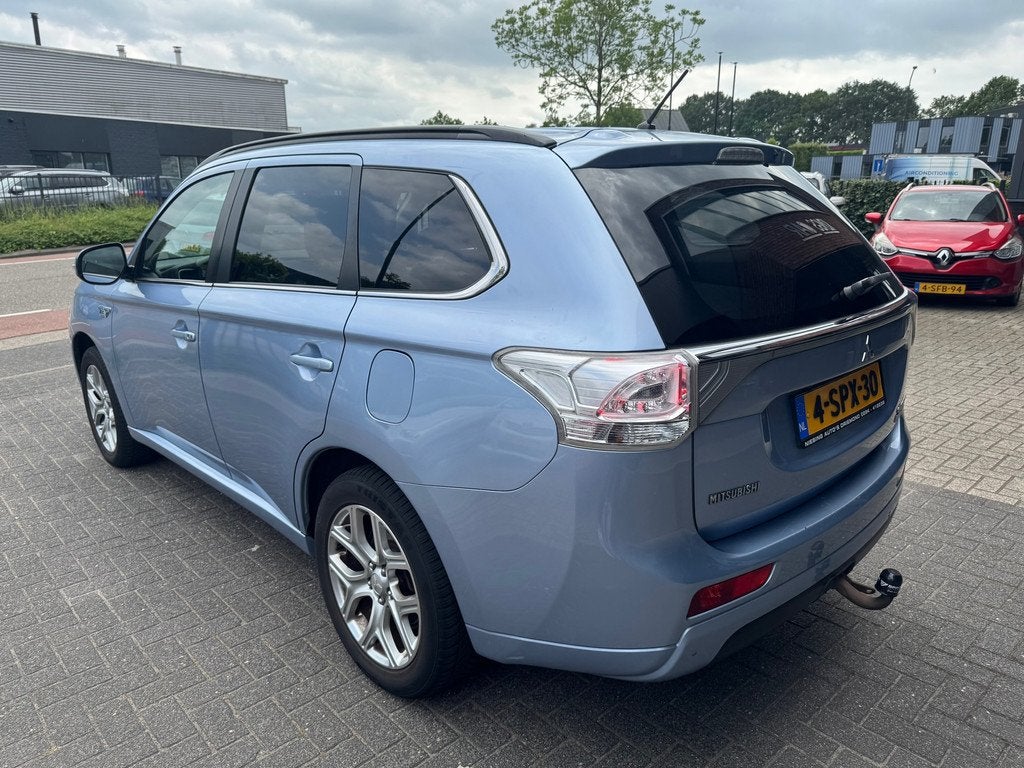 Mitsubishi Outlander 2.0 PHEV Instyle+ XENON DAK LEDER CRUIS, 4 cilinders, Blauw, Vierwielaandrijving, Hybride Elektrisch/Benzine